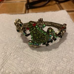 Beautiful Frog bracelet with crystal stones.